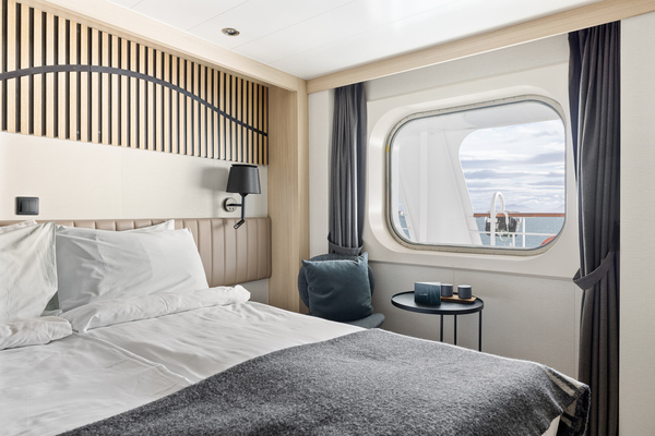 HX Hurtigruten Expeditions MS Fram Arctic Superior Outside Cabin F2 2 ©Espen Mills.jpg